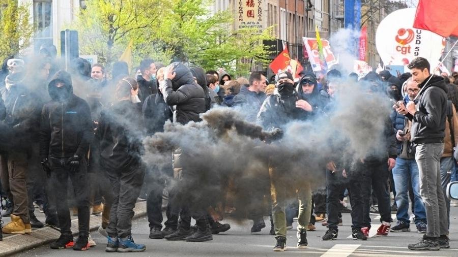 Protestos na França contra a reforma previdenciária continuam intensos